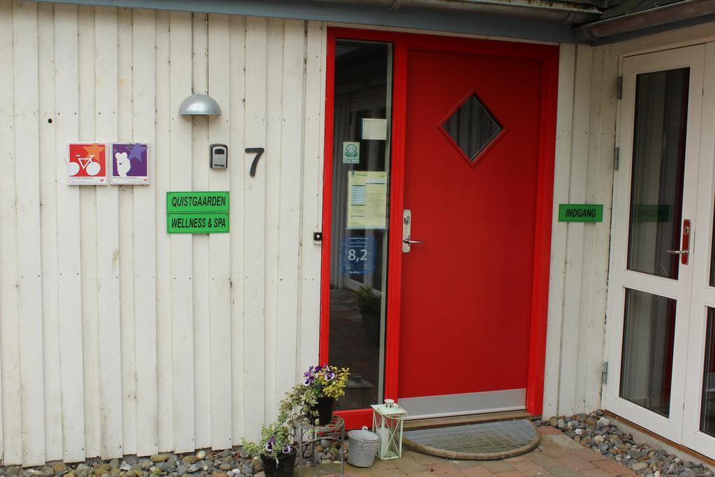 Quistgaarden Bed & Breakfast Spjellerup エクステリア 写真